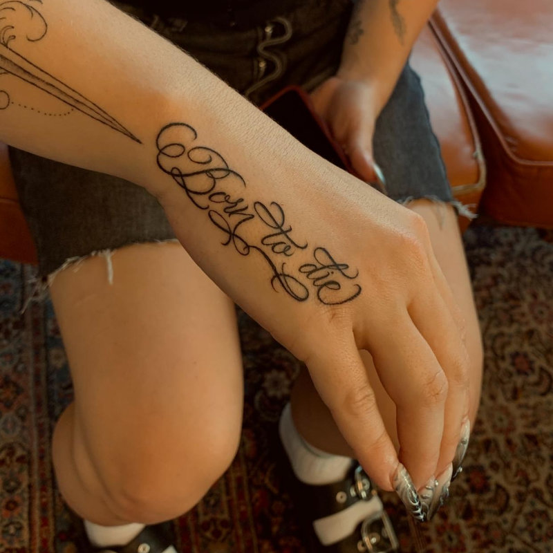 Dal chicano alla calligrafia: le origini di uno stile identitario